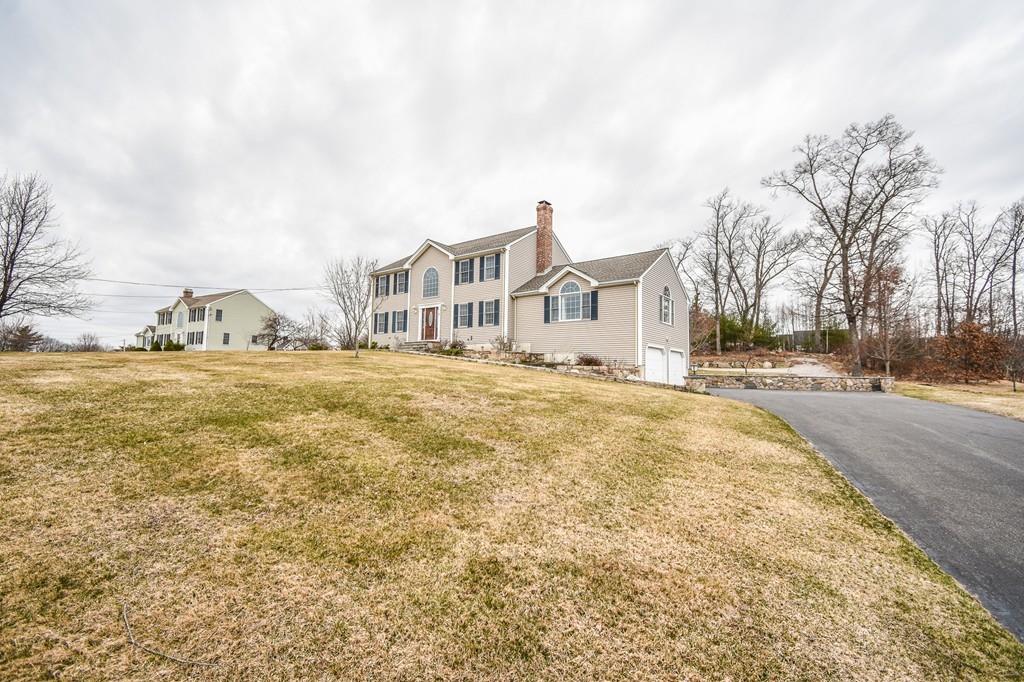 35 Roland Way Milford, MA 01757 - Photo 1 of 36 Gallery Image 1