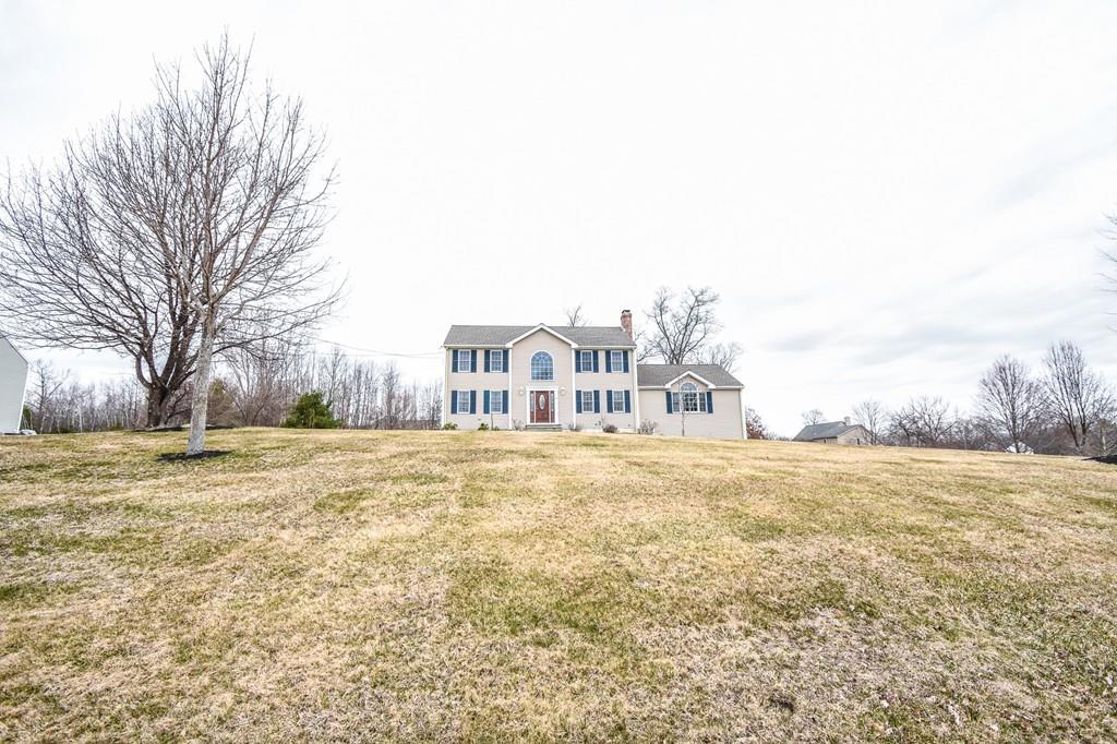 35 Roland Way Milford, MA 01757 - Photo 3 of 36 Gallery Image 3