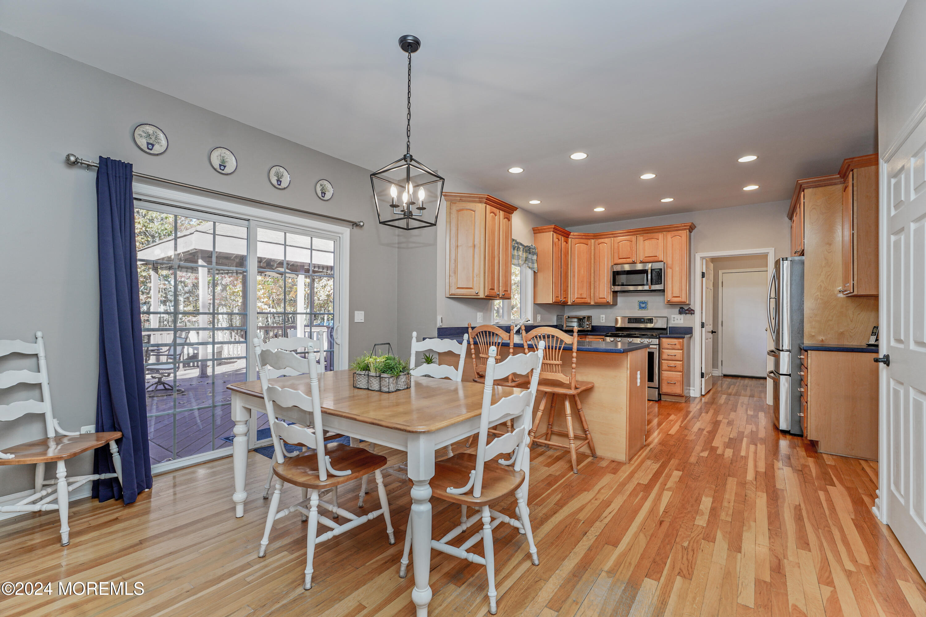 32 Olivia Way Jackson, NJ 08527 - Photo 15 of 24 EAT IN KITCHEN W/SLIDERS TO THE DECK