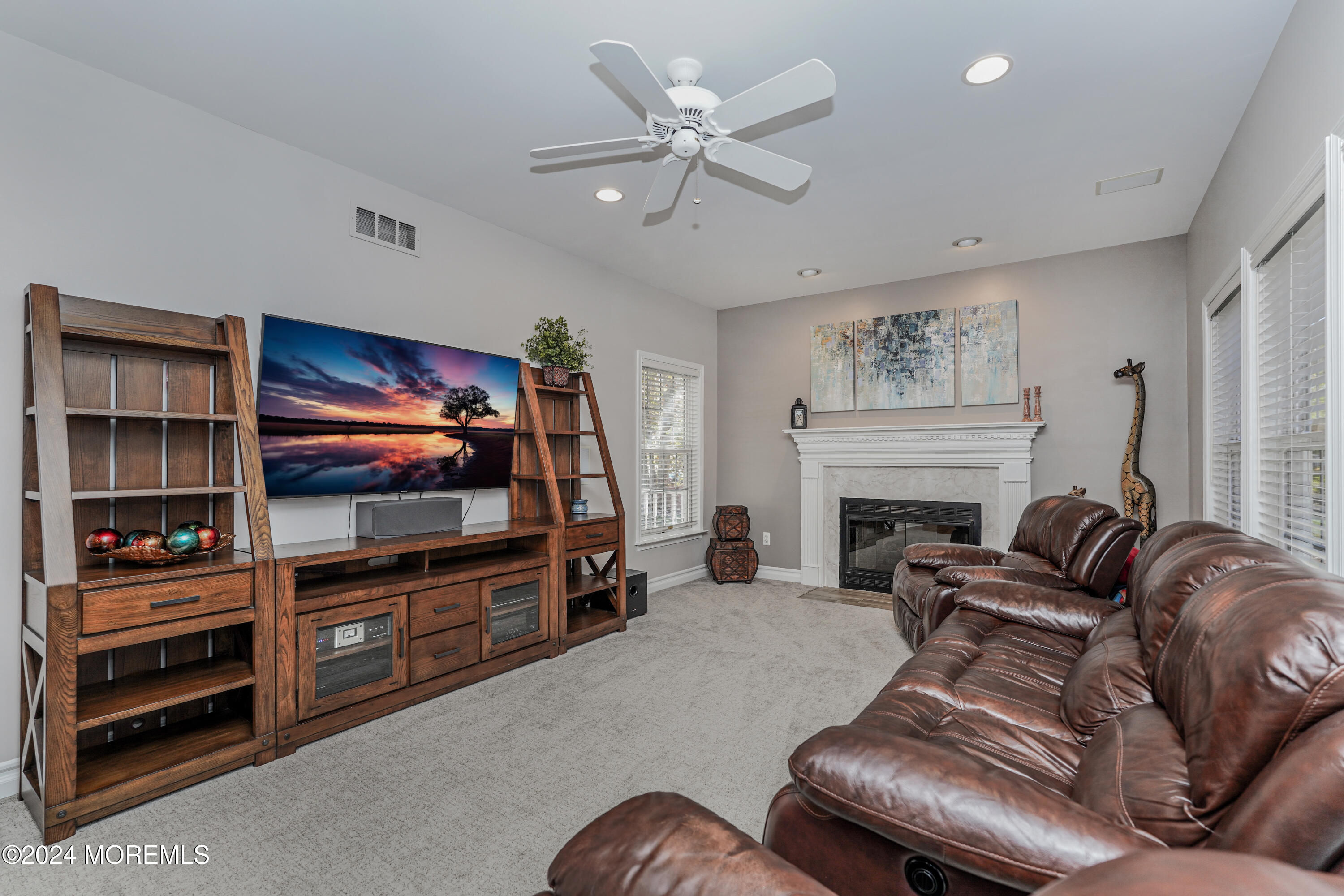 32 Olivia Way Jackson, NJ 08527 - Photo 17 of 24 GREAT ROOM W/FIREPLACE