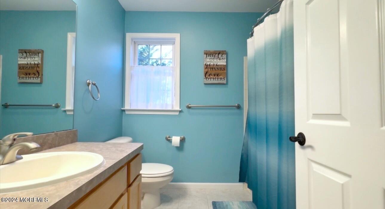 32 Olivia Way Jackson, NJ 08527 - Photo 24 of 24 GUEST FULL BATHROOM