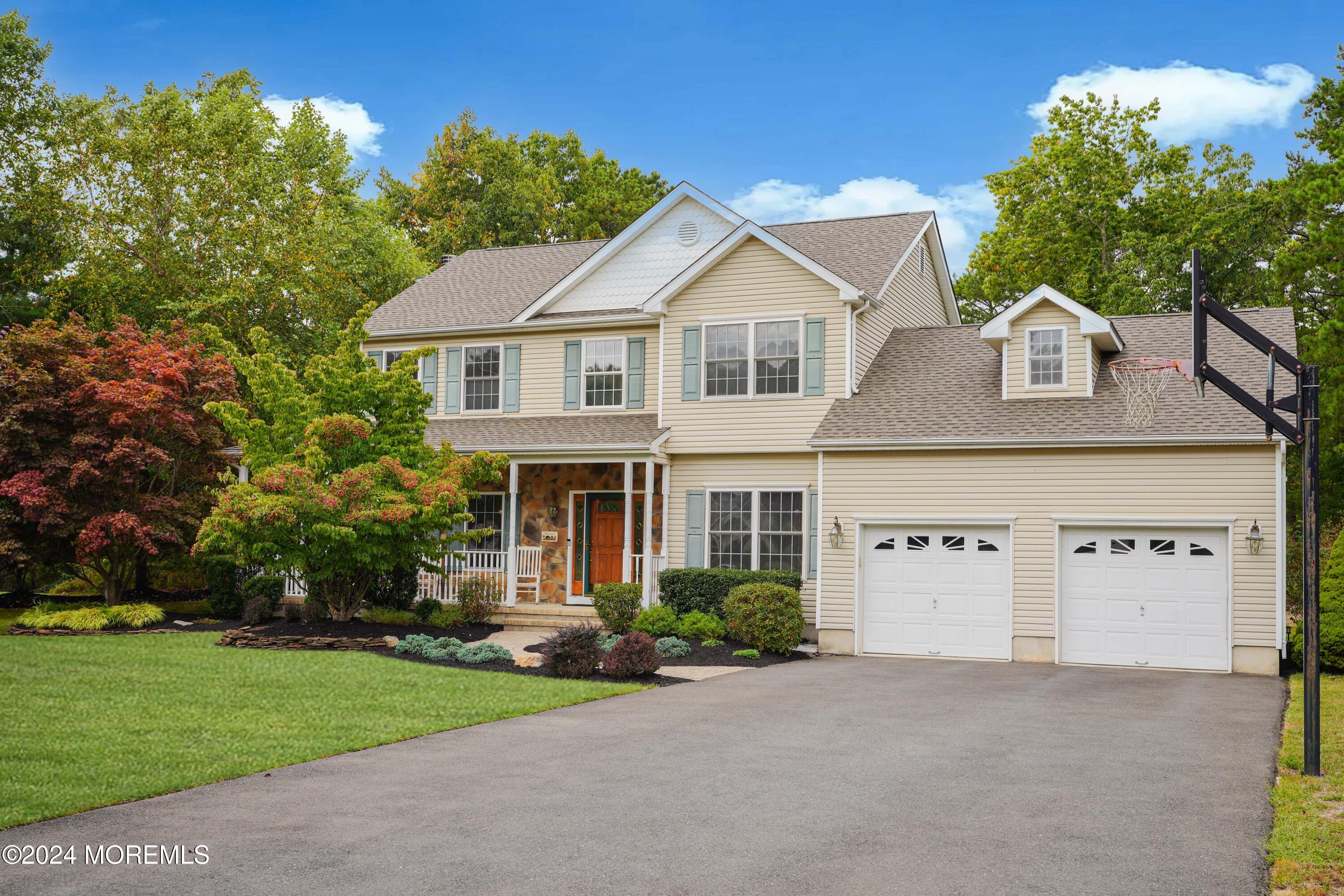 32 Olivia Way Jackson, NJ 08527 - Photo 3 of 24 2 CAR GARAGE , OVERSIZED DRIVEWAY