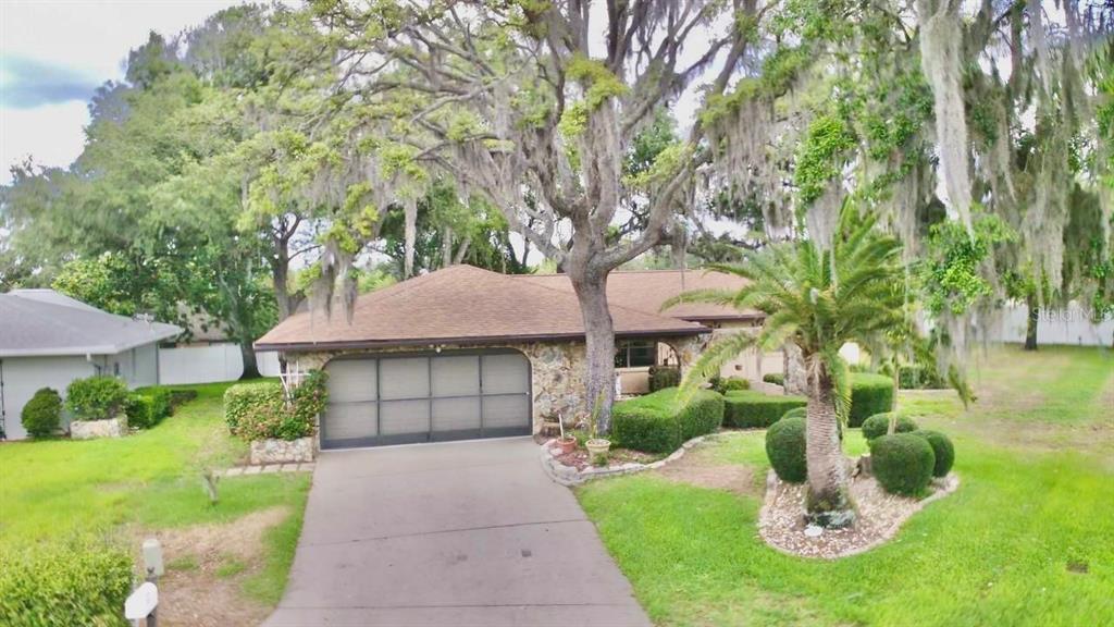 8934 Bari Court Port Richey, FL 34668 - Photo 4 of 25 Gallery Image 4