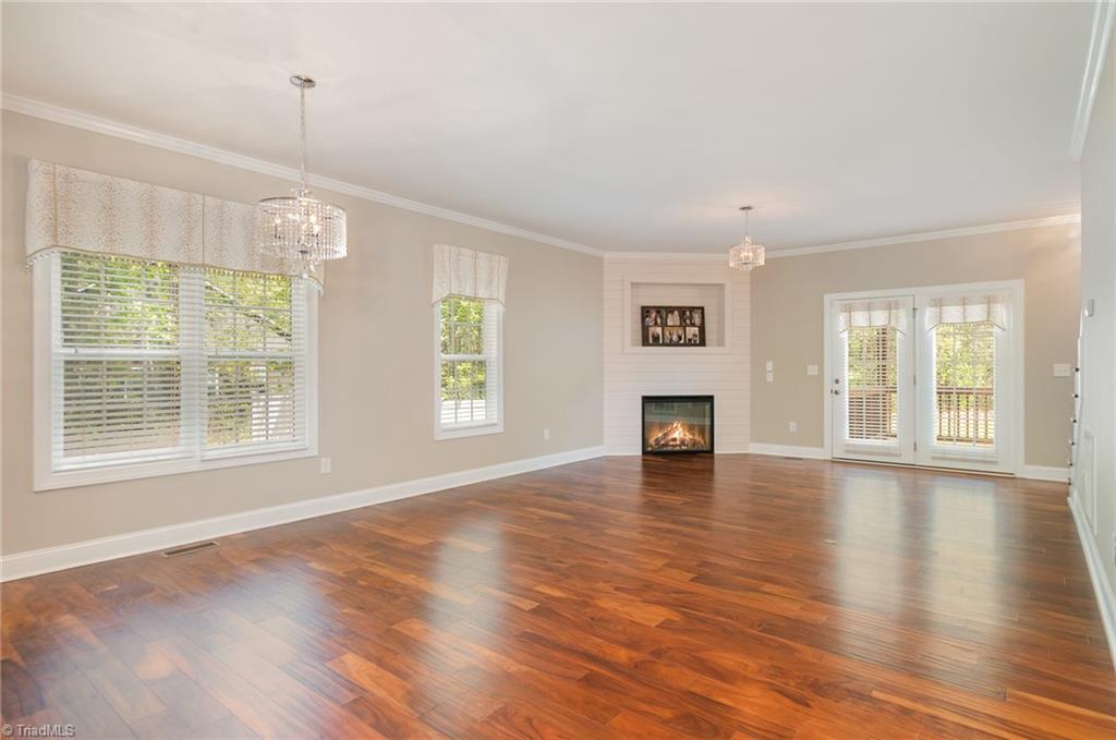 2514 Stutts Road Asheboro, NC 27205 - Photo 8 of 48 Living/dining room