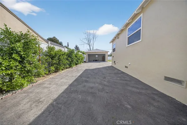 $999,998 | 6820 Jellico Avenue, Lake Balboa, CA 91406