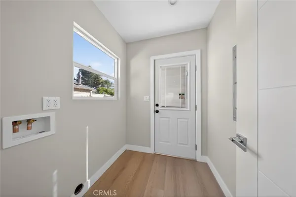 $999,998 | 6820 Jellico Avenue, Lake Balboa, CA 91406