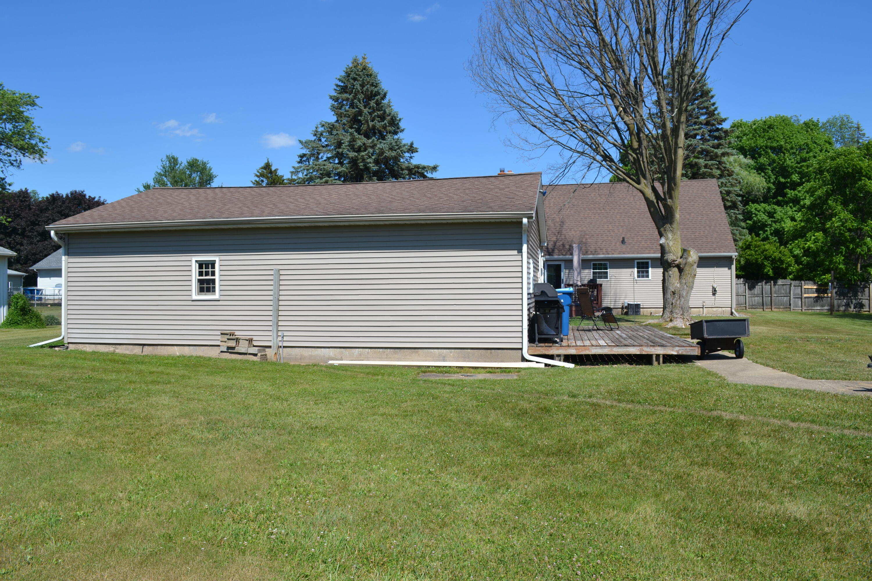 12545 Perry Road Battle Creek, MI 49015 - Photo 4 of 41 1A691776-99A6-49C5-AAF1-B95AB2E73437