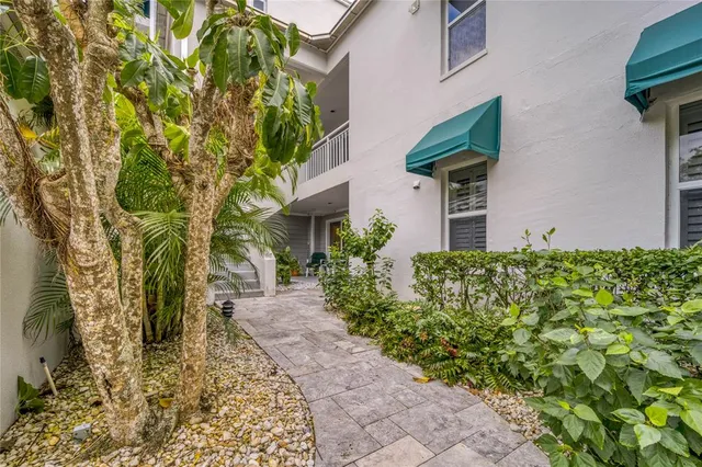 $835,000 | 184 Northeast Edgewater Drive, Unit 1001, Stuart, FL 34996