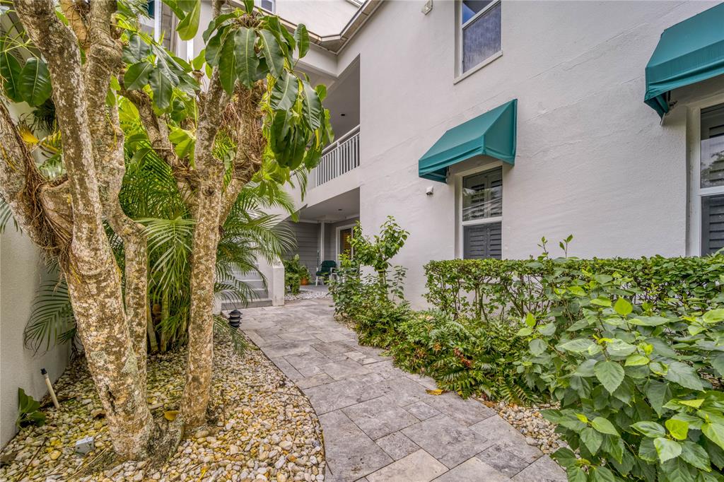 184 Northeast Edgewater Drive, Unit 1001 Stuart, FL 34996 - Photo 12 of 28