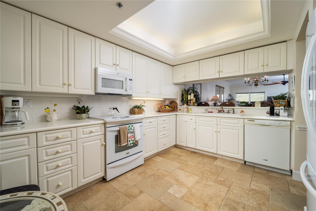 184 Northeast Edgewater Drive, Unit 1001 Stuart, FL 34996 - Photo 18 of 28