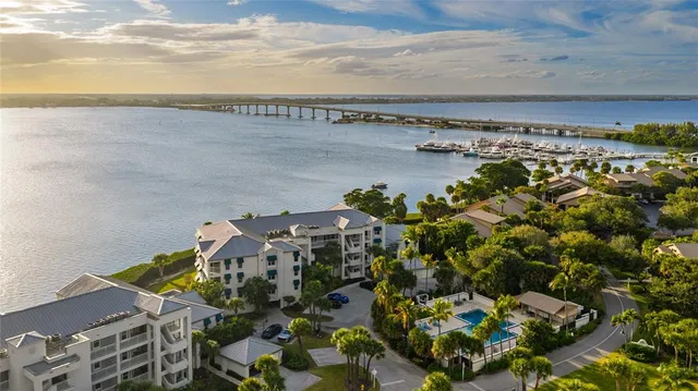 $835,000 | 184 Northeast Edgewater Drive, Unit 1001, Stuart, FL 34996