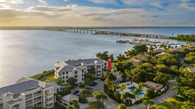 $835,000 | 184 Northeast Edgewater Drive, Unit 1001, Stuart, FL 34996