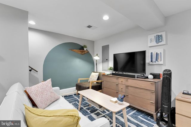 $900,000 | 815 Longfellow Street Northwest, Washington, DC 20011