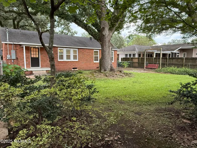 $2,275 | 519 West St Louis Street, Lafayette, LA 70506