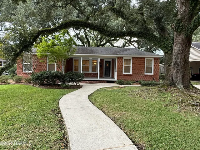 $2,275 | 519 West St Louis Street, Lafayette, LA 70506