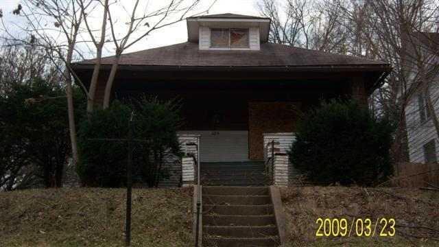 284 West Walnut Street Canton, IL 61520 - Photo 1 of 2 Gallery Image 1