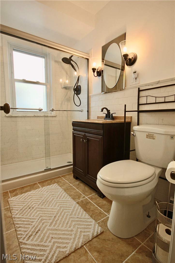 4190 Stilmore Road Cleveland, OH 44121 - Photo 16 of 35 Completely Renovated Stunning Bathroom!