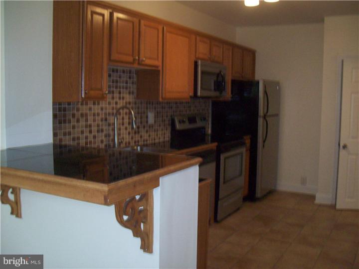 58 Sunshine Road Upper Darby, PA 19082 - Photo 11 of 21 Kitchen