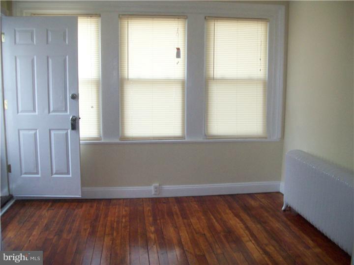 58 Sunshine Road Upper Darby, PA 19082 - Photo 3 of 21 Enclosed Porch
