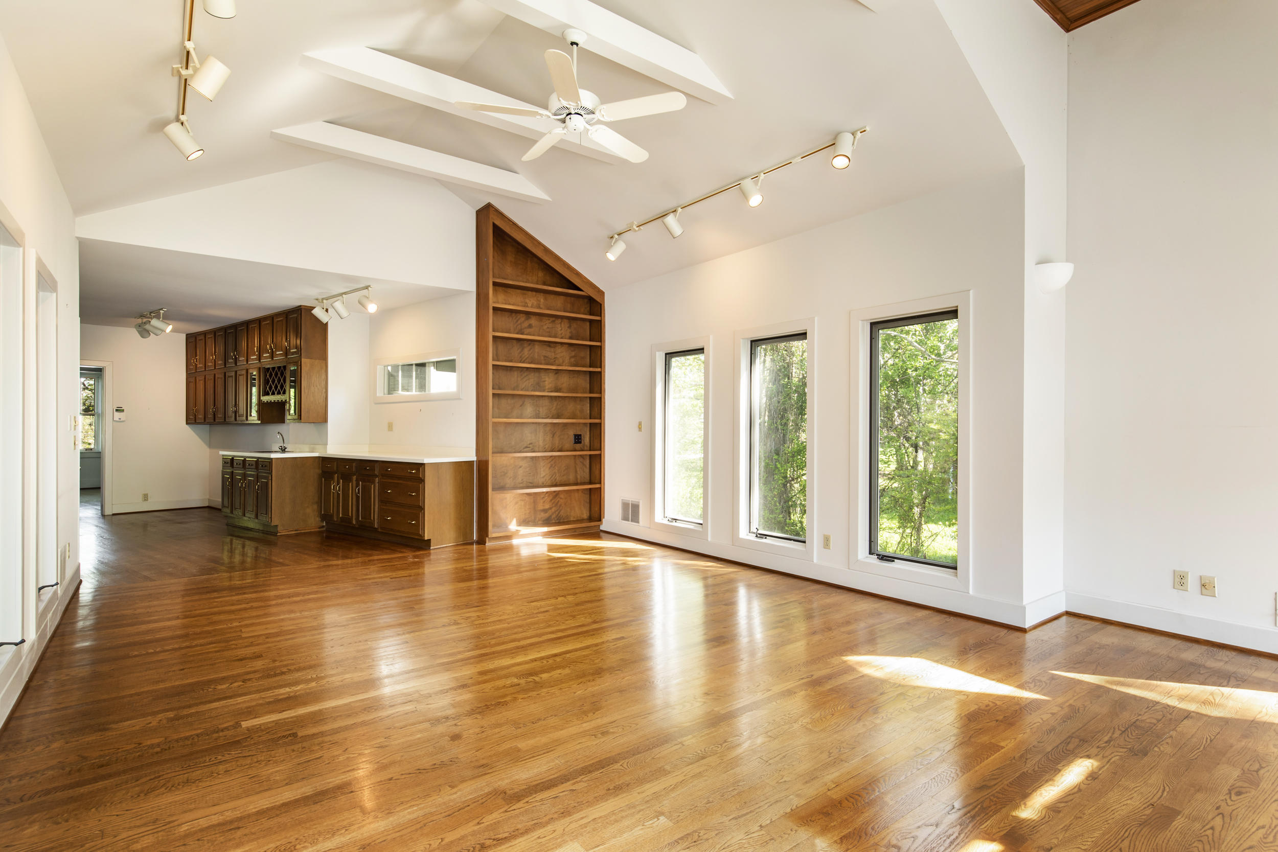 4502 River Road Louisville, KY 40222 - Photo 40 of 65 Great Room