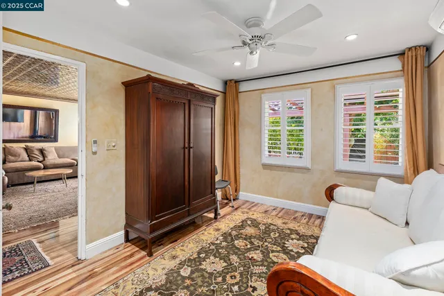 a view of a backyard with fountain plants