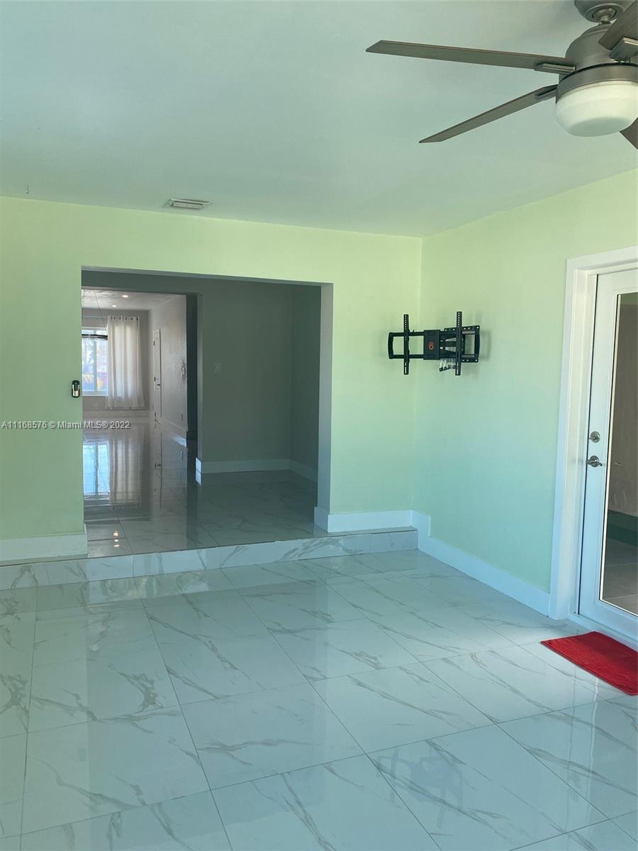 6561 Southwest 30th Street, Unit FRONT Miami, FL 33155 - Photo 7 of 18