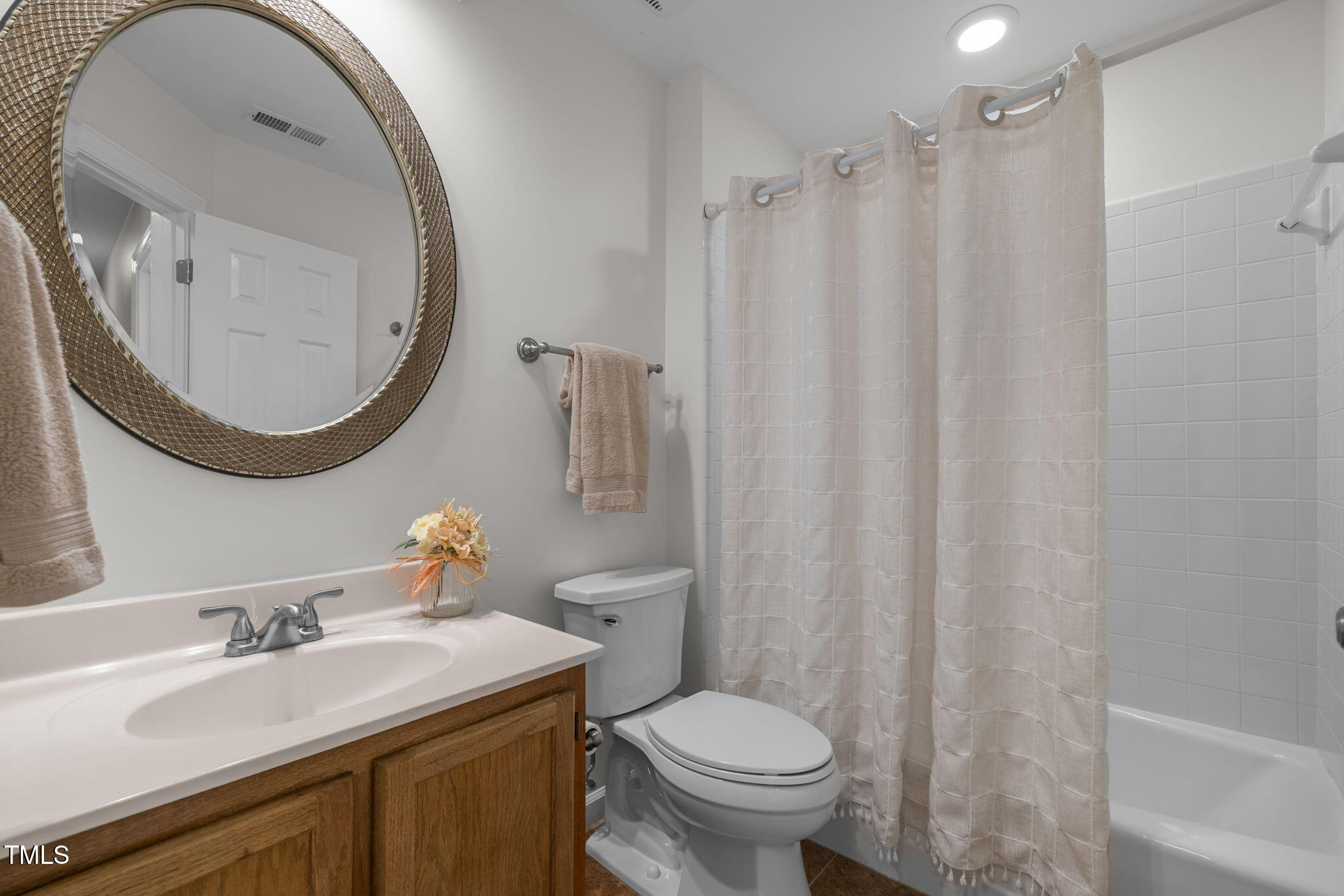 5909 Stable Court Raleigh, NC 27612 - Photo 32 of 45 24-web-or-mls-5Z8A0485