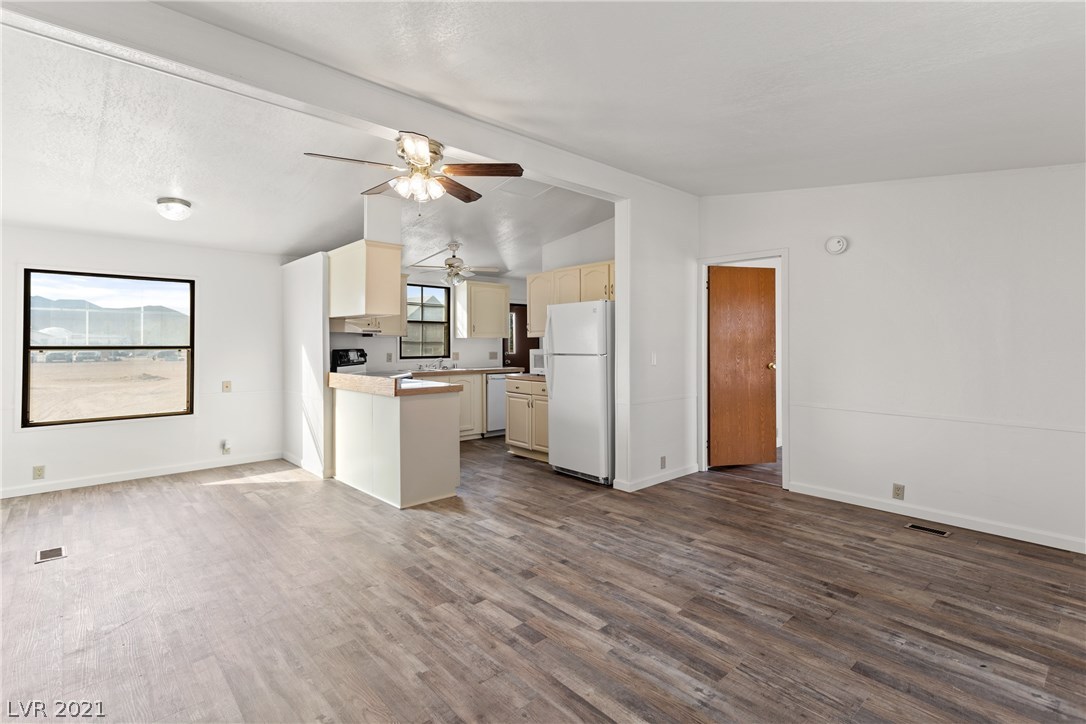 4530 West Rancho Road Pahrump, NV 89048 - Photo 3 of 30
