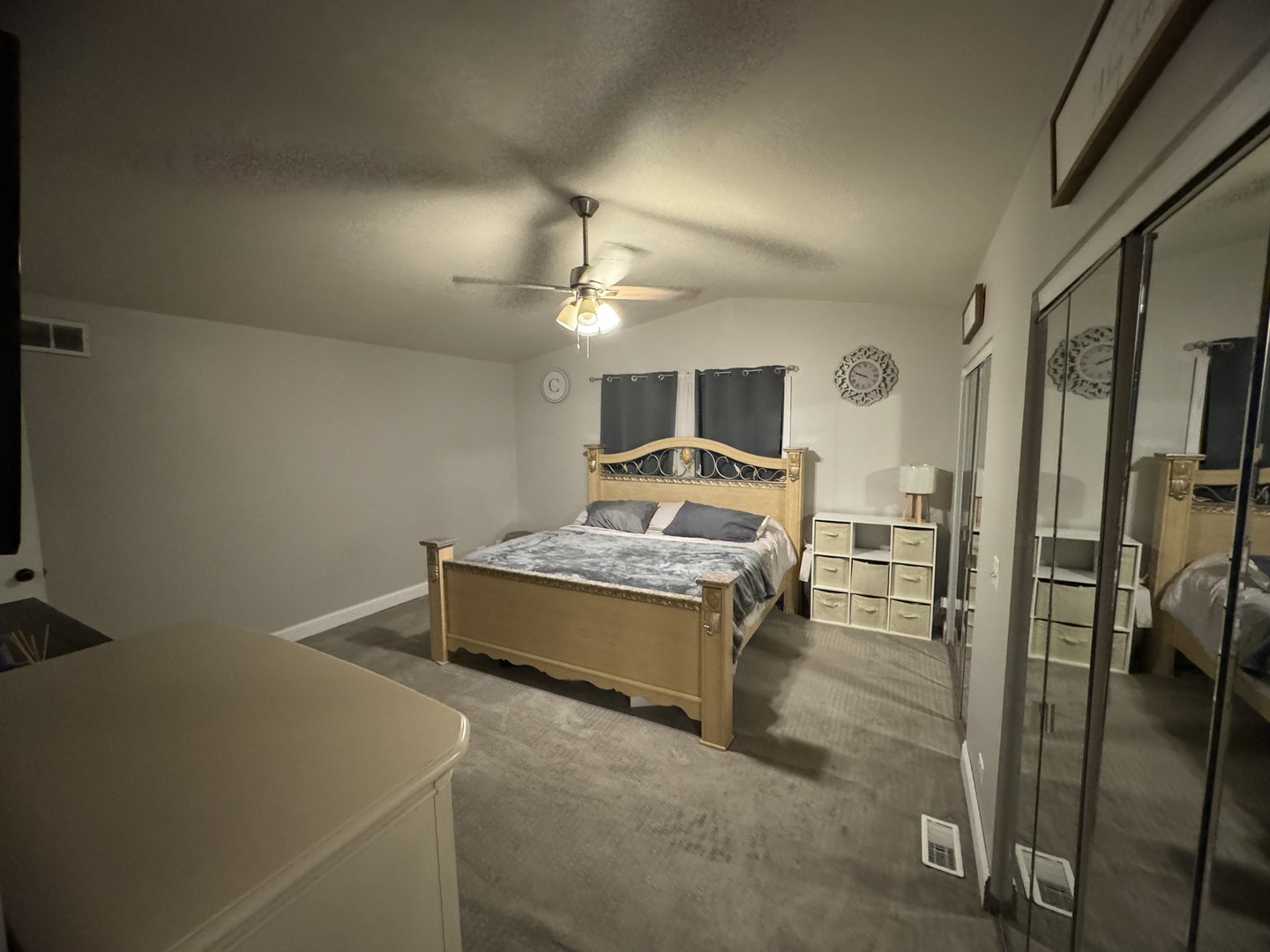 4050 Ridge Road Zion, IL 60099 - Photo 4 of 10 a room with water heater and a table