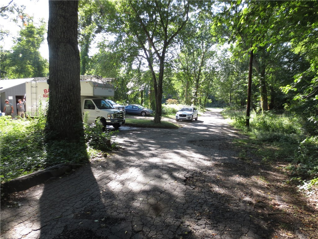 586 South County Trail Exeter, RI 02822 - Photo 2 of 3