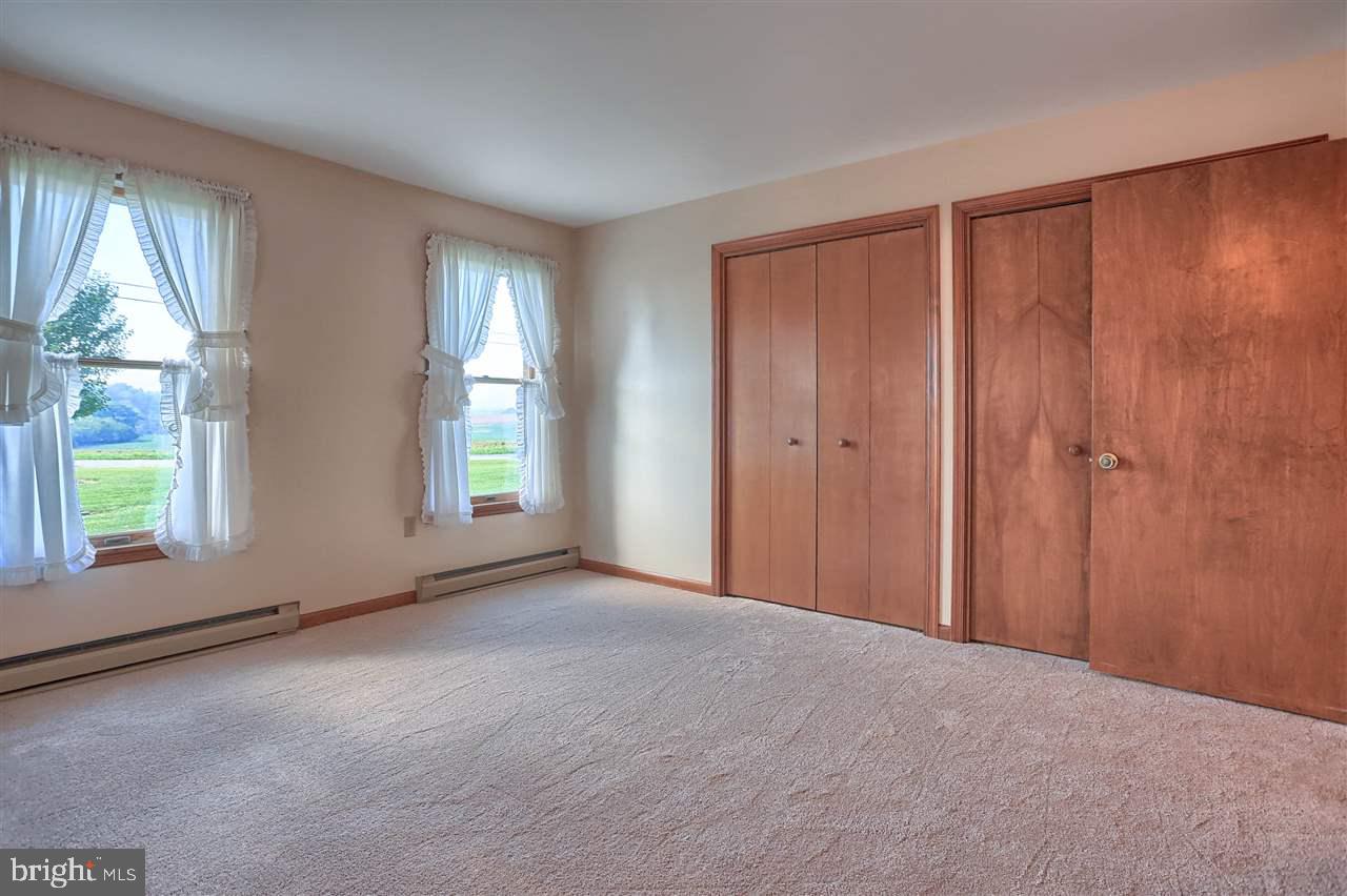 1630 Woodberry Road York, PA 17408 - Photo 20 of 36 Gallery Image 20