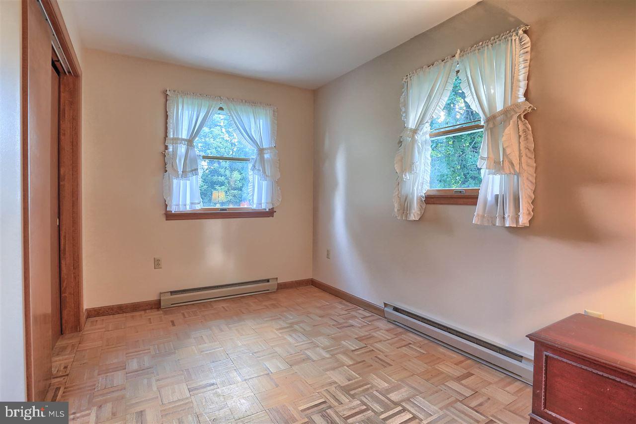 1630 Woodberry Road York, PA 17408 - Photo 21 of 36 Gallery Image 21