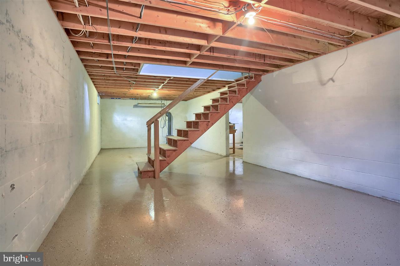 1630 Woodberry Road York, PA 17408 - Photo 29 of 36 Gallery Image 29