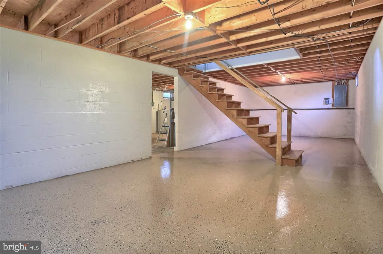 1630 Woodberry Road York, PA 17408 - Photo 30 of 36 Gallery Image 30