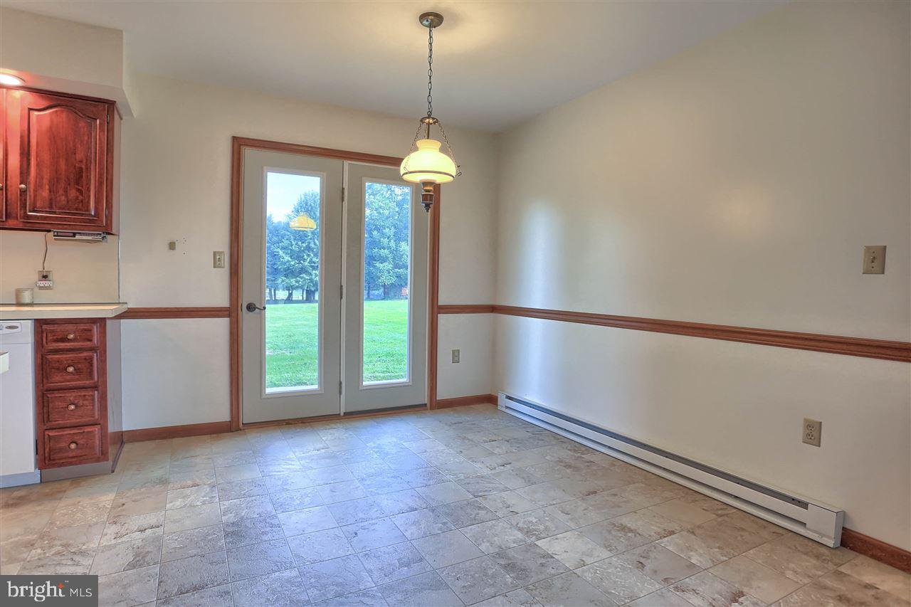 1630 Woodberry Road York, PA 17408 - Photo 8 of 36 Gallery Image 8