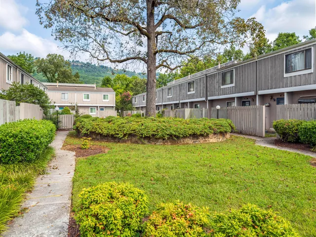 $185,000 | 800 Reads Lake Road, Unit 305, Chattanooga, TN 37415