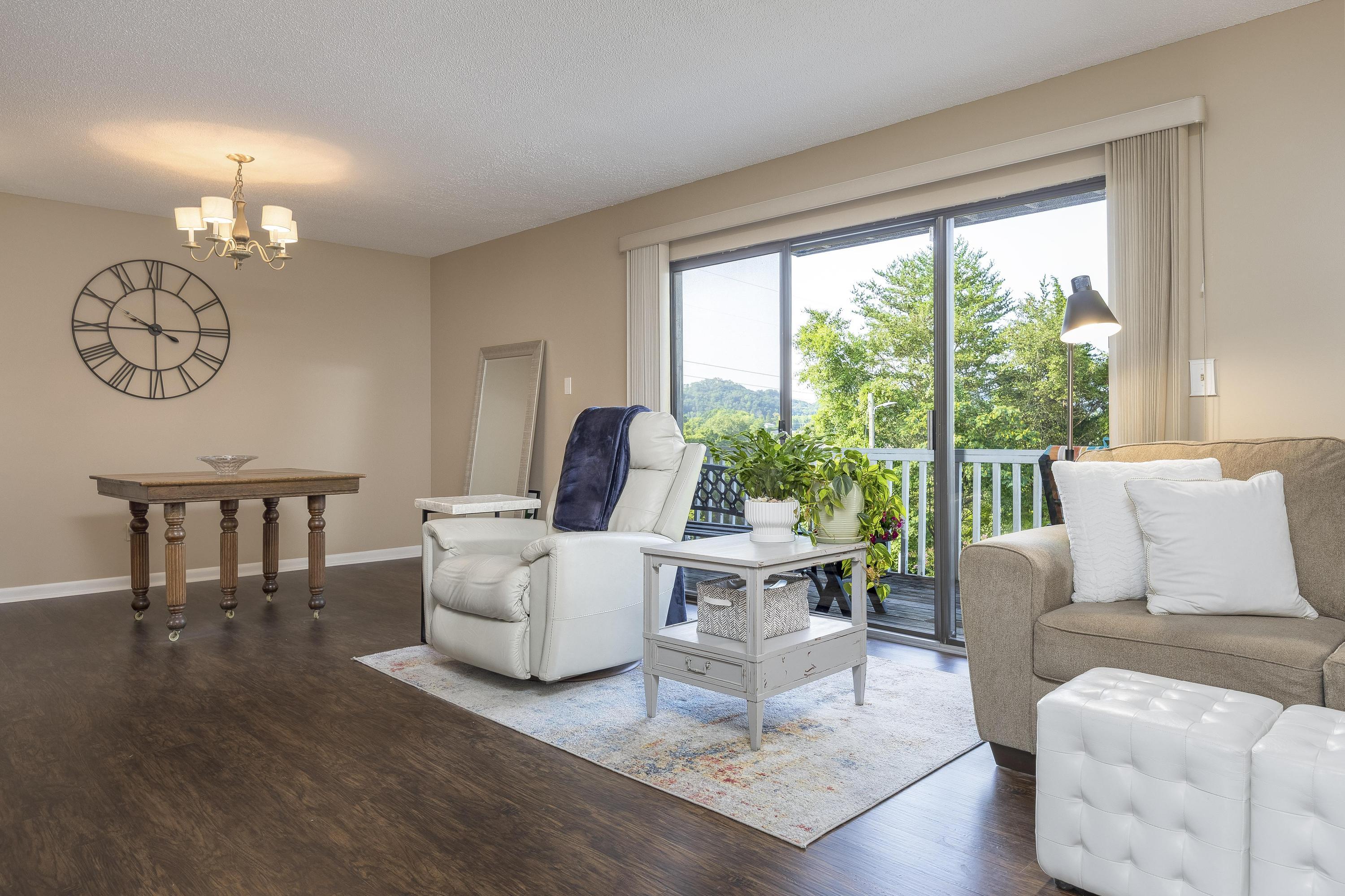 800 Reads Lake Road, Unit 305 Chattanooga, TN 37415 - Photo 6 of 37 2025_08_August_800_Reads_Lake_Rd_Unit_00