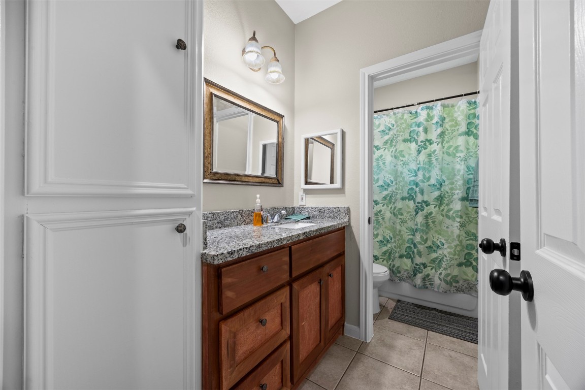 2318 Geronimo Lane Rosenberg, TX 77471 - Photo 12 of 30 2nd Bathroom