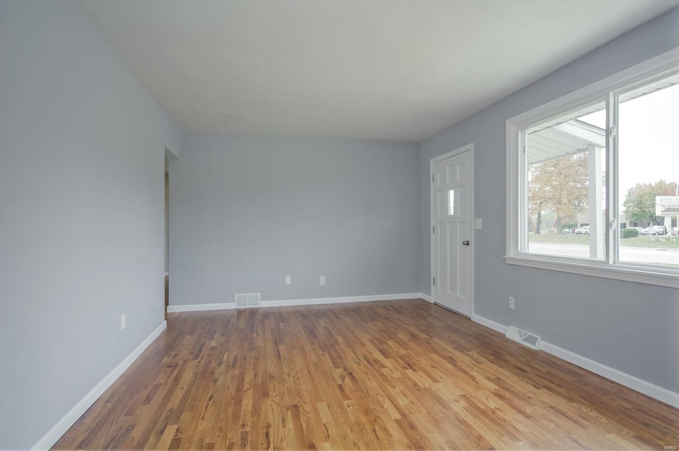 3871 Humbert Road Alton, IL 62002 - Photo 4 of 16 Gallery Image 4