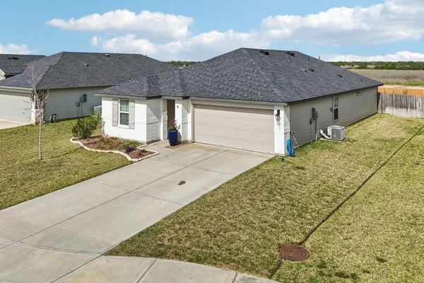 $286,000 | 1279 Thornbird Trail, Sealy, TX 77474