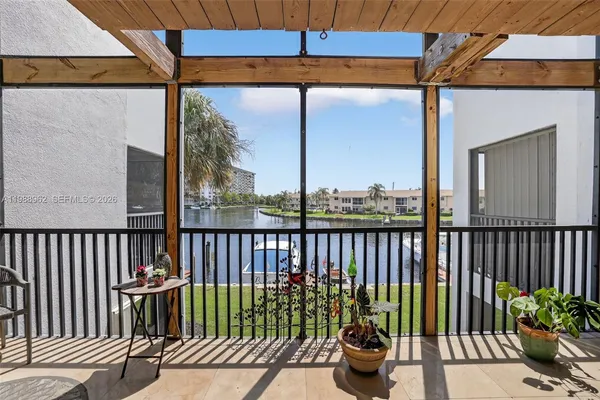 $635,000 | 1100 Southeast 5th Court, Unit 24, Pompano Beach, FL 33060