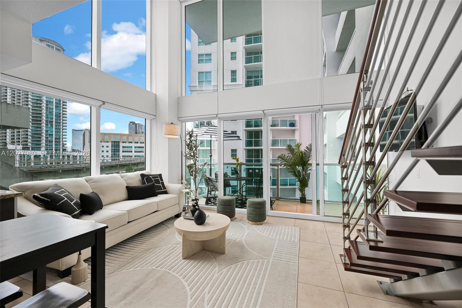 41 Southeast 5th Street, Unit 517 Miami, FL 33131 - Photo 2 of 49