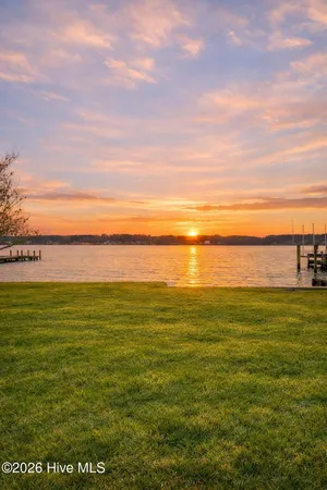 $525,000 | 314 East Bayside Drive, Chocowinity, NC 27817