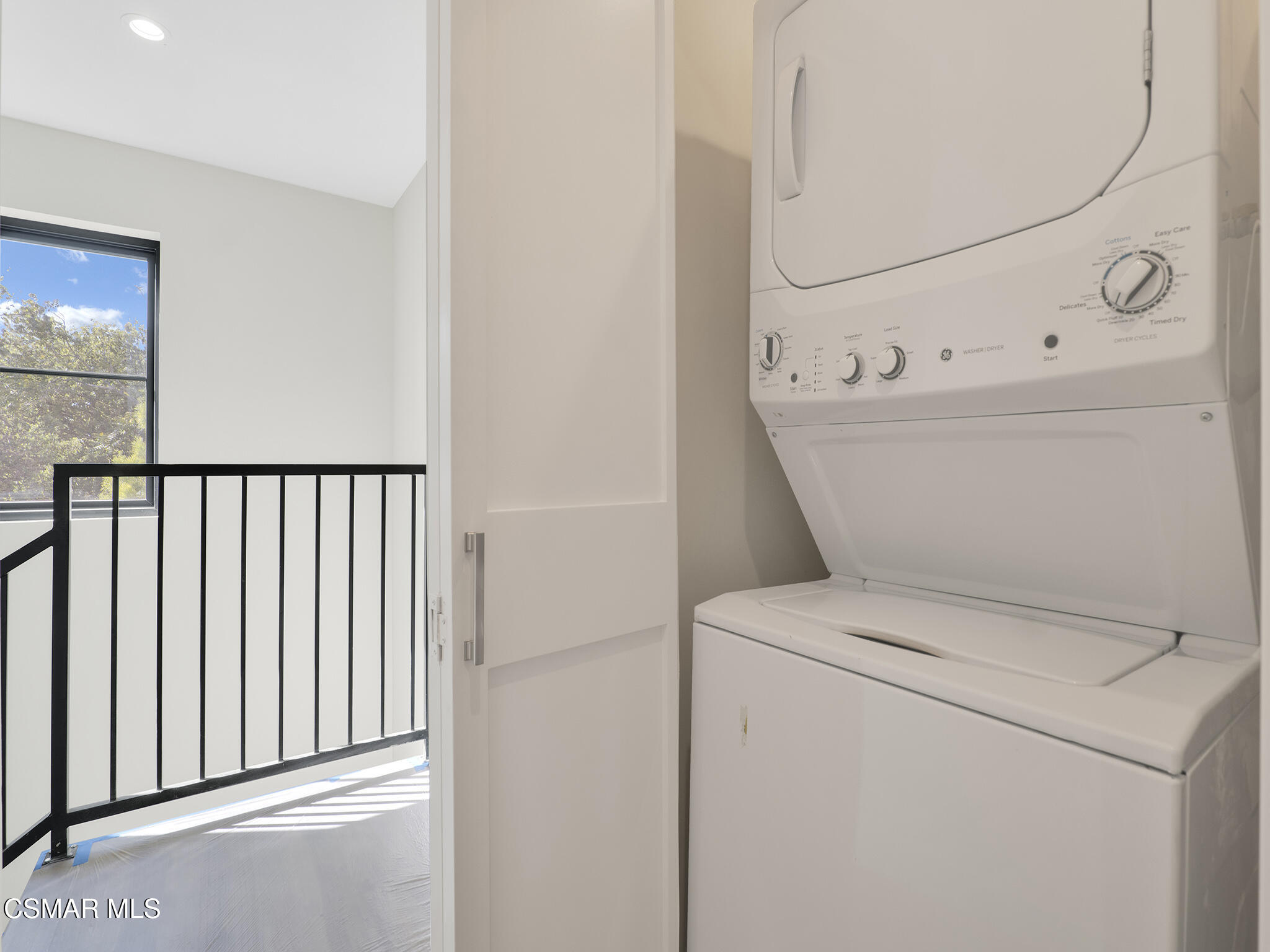 3190 Los Robles Road, Unit C Thousand Oaks, CA 91362 - Photo 13 of 14 a utility room with dryer and washer