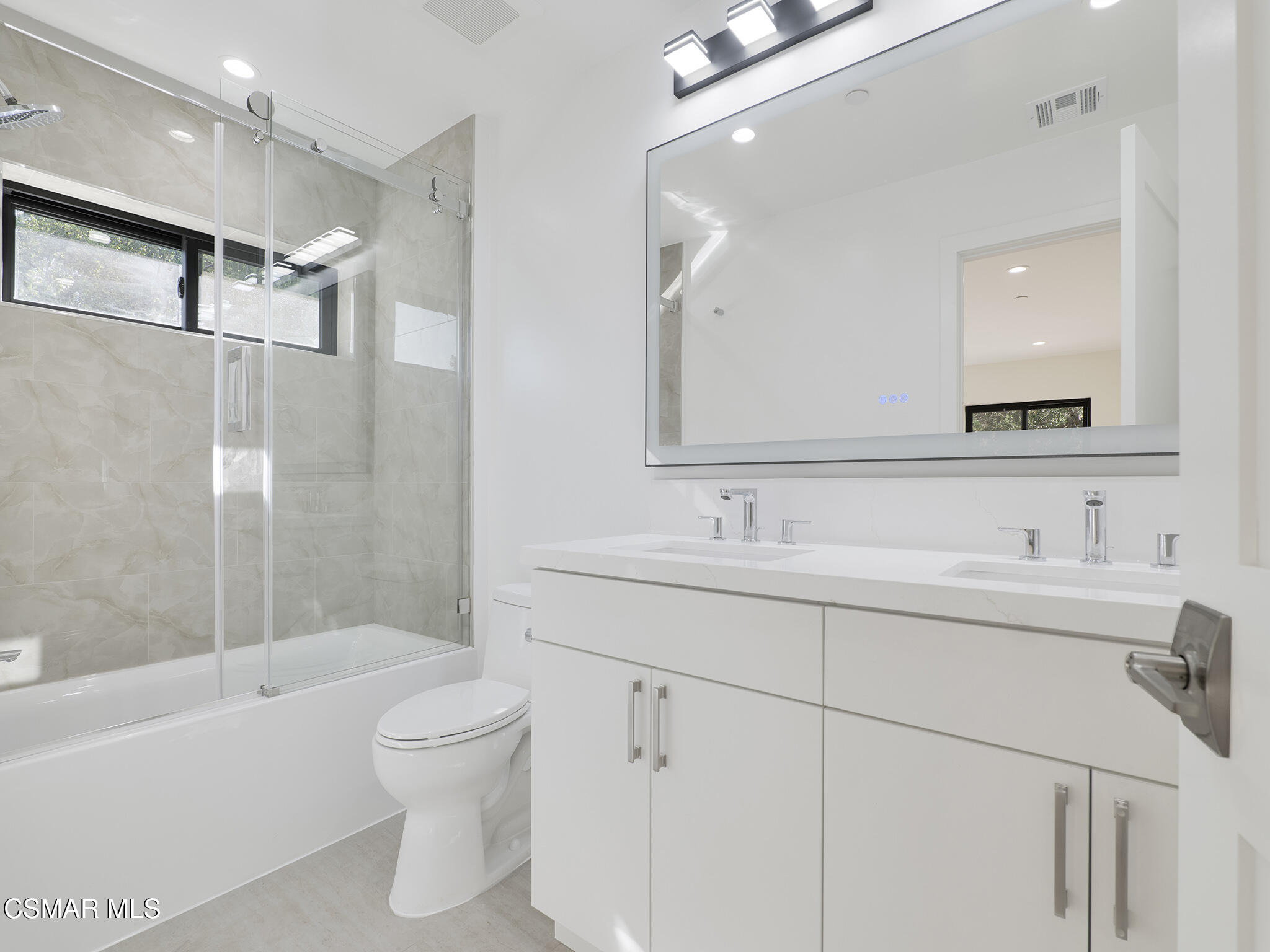 3190 Los Robles Road, Unit C Thousand Oaks, CA 91362 - Photo 9 of 14 a bathroom with a sink toilet tub and shower