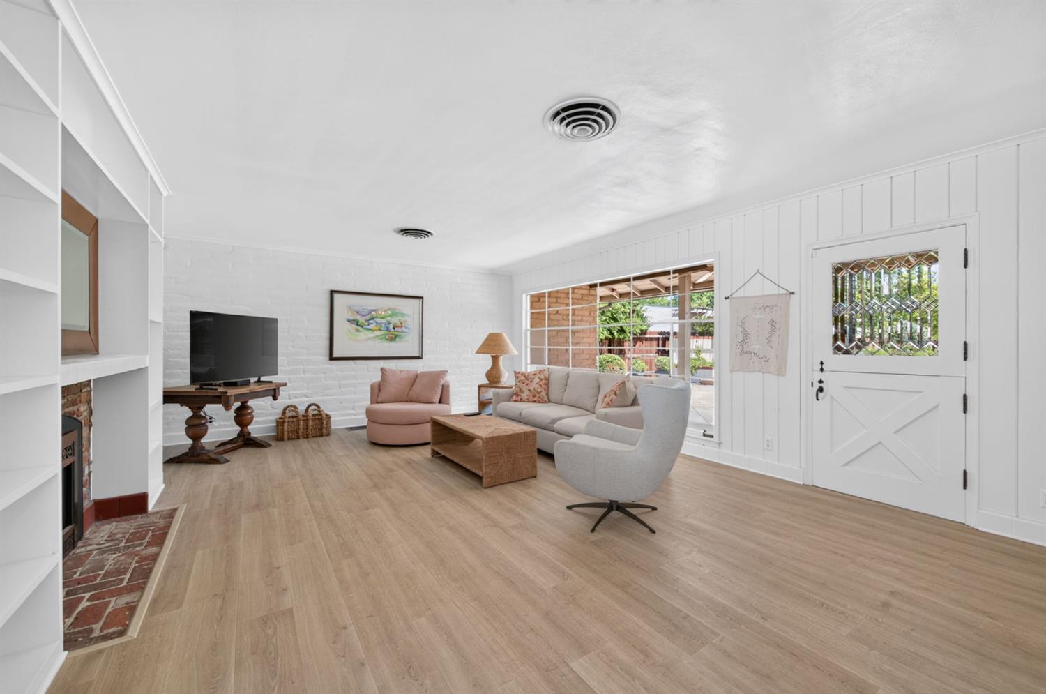 812 East Rialto Avenue Fresno, CA 93704 - Photo 9 of 42