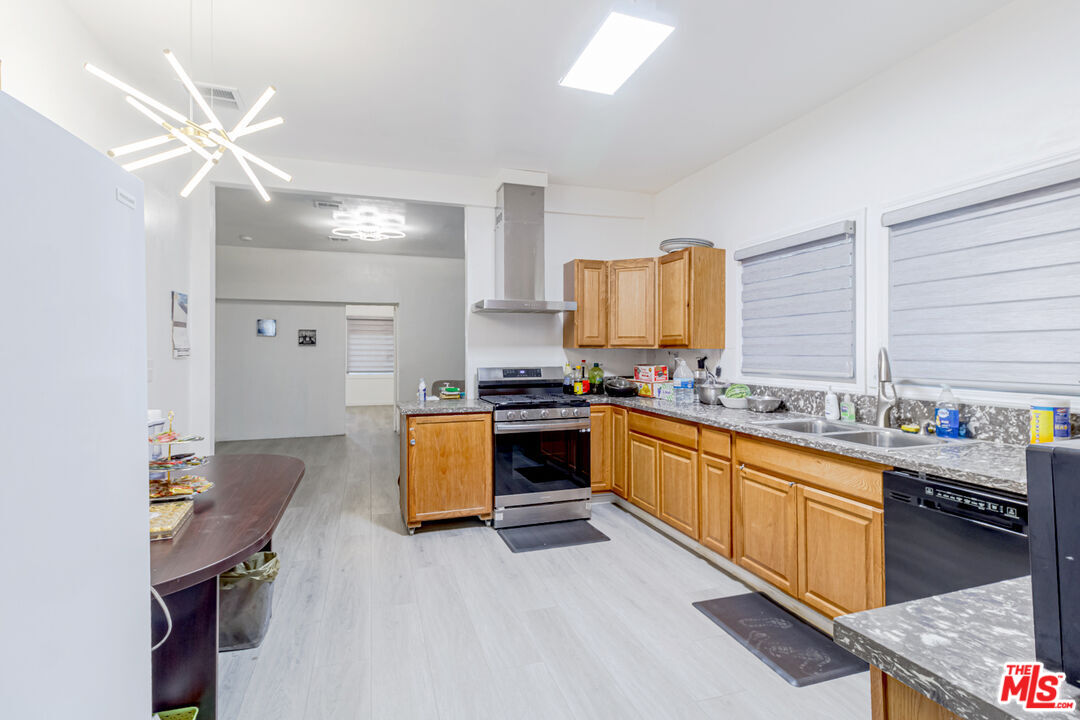1207 South Harvard Blvd  