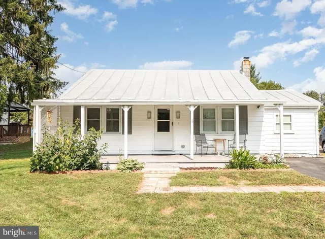 $1,700 | 7 Orange Street, Mount Holly Springs, PA 17065