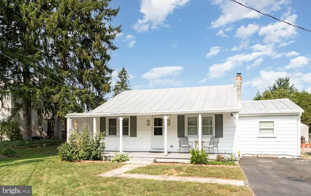 $1,700 | 7 Orange Street, Mount Holly Springs, PA 17065