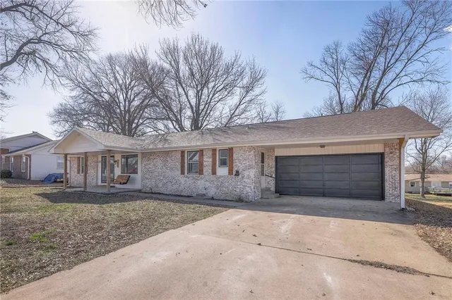 $249,500 | 1613 South Main Street, Clinton, MO 64735